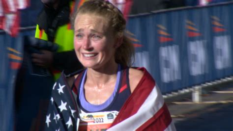 Paige Stoner beats CIM women's course record by 51 seconds .